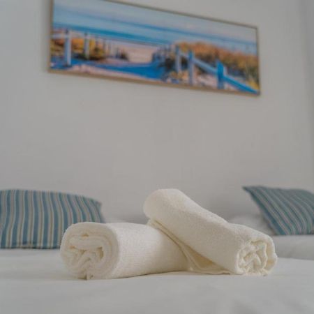 Calabahia Beach Cala Del Moral Рінкон-де-ла-Вікторія Екстер'єр фото